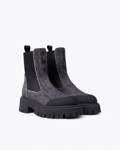 CHELSEA BLACK ANKLE BOOTS
